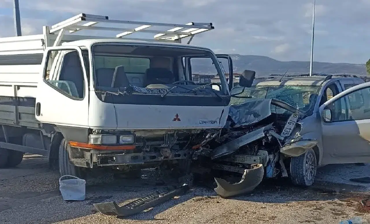 Gönen-Manyas Etraf Yolunda Trafik Kazası: 1 Kişi Yaralandı