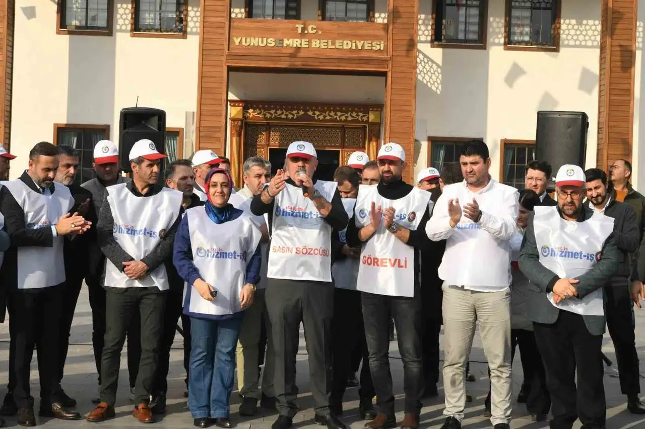 Hizmet-İş Sendikası Genel Lider Vekili Özdemir: "Sendika Olarak Üyelerimizin Mağdur Etme Teşebbüslerine Karşı Sonuna Kadar Meydanlardayız"