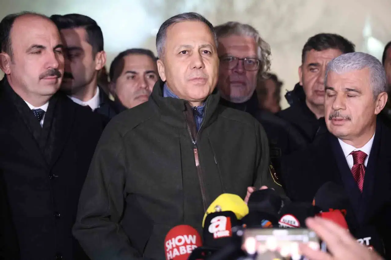 İçişleri Bakanı Ali Yerlikaya’dan Çöken Binaya Ait Açıklama