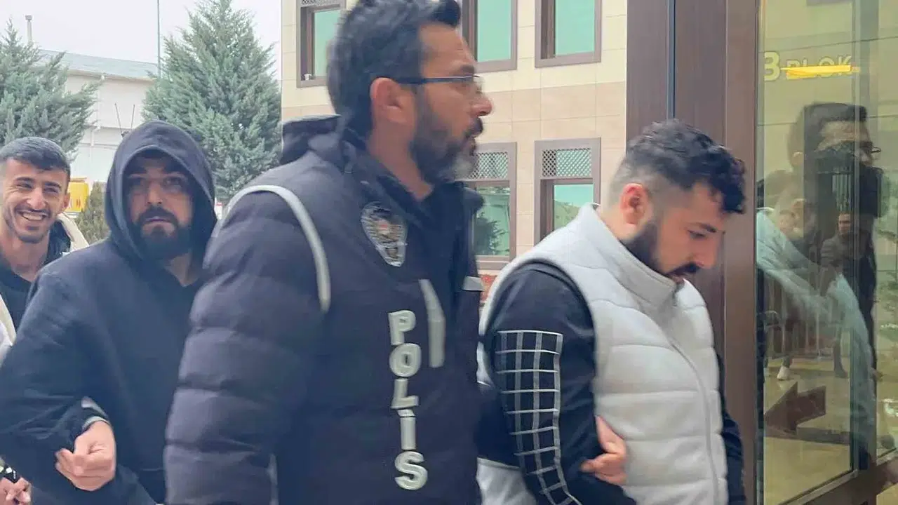 İnternet Üzerinden 500 Milyon TL’lik Dolandırıcılığa 32 Tutuklama