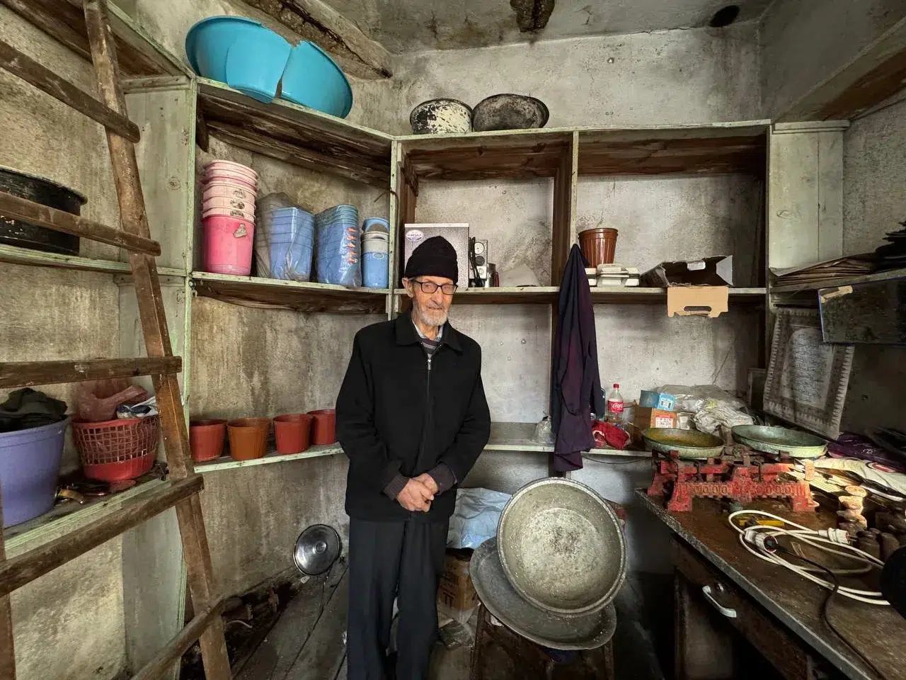 Isparta’da 15 Metrekarede 65 Yılını Geçiren Usta Görenleri Hayrete Düşürüyor