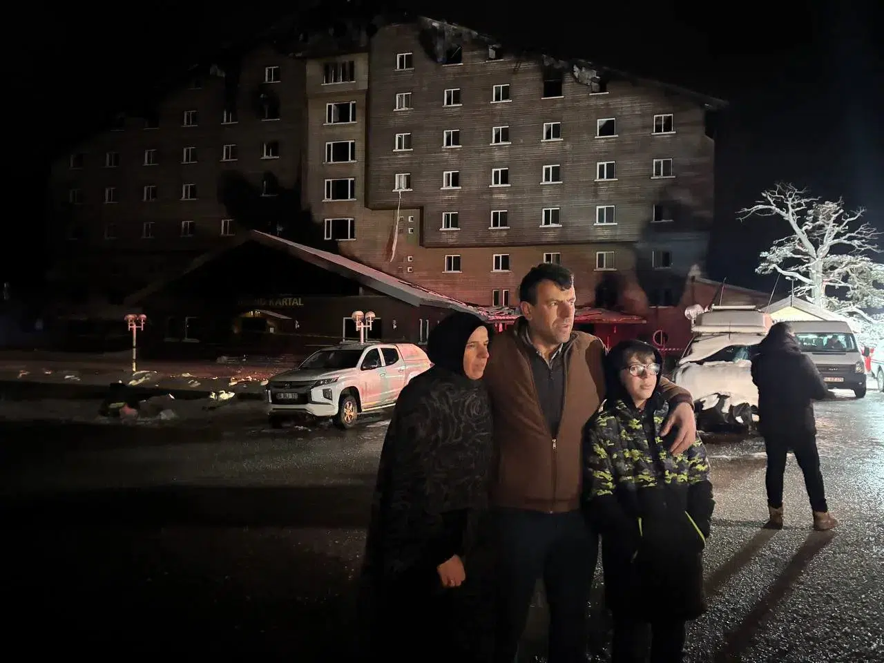 İstanbul’dan Ankara’ya Giden Aile, Facia Otelini Görmek İçin 30 Kilometre Yol Uzattı