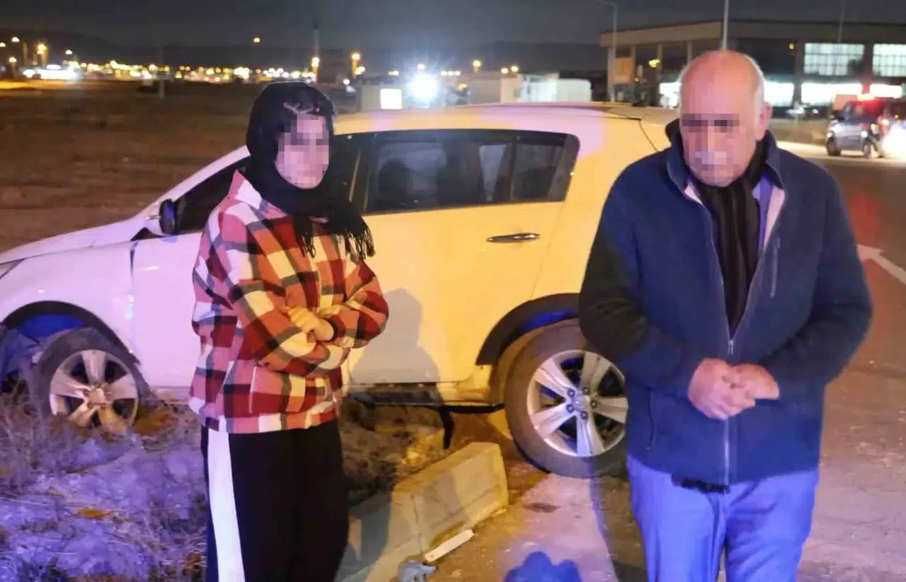 Kaçak Göçmenlerle Kaçtı, Kaza Yapıp Uydurma Kimlikle Yakalanınca Jandarmayı Suçladı