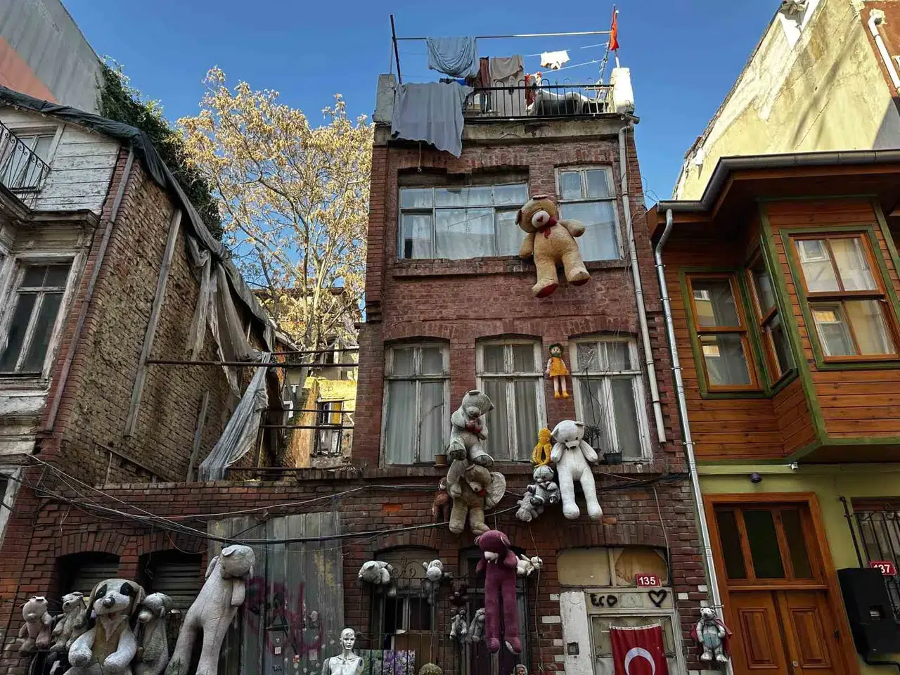 Kadıköy’ün Simgesi ‘Oyuncaklı Ev’ Tarih Oluyor