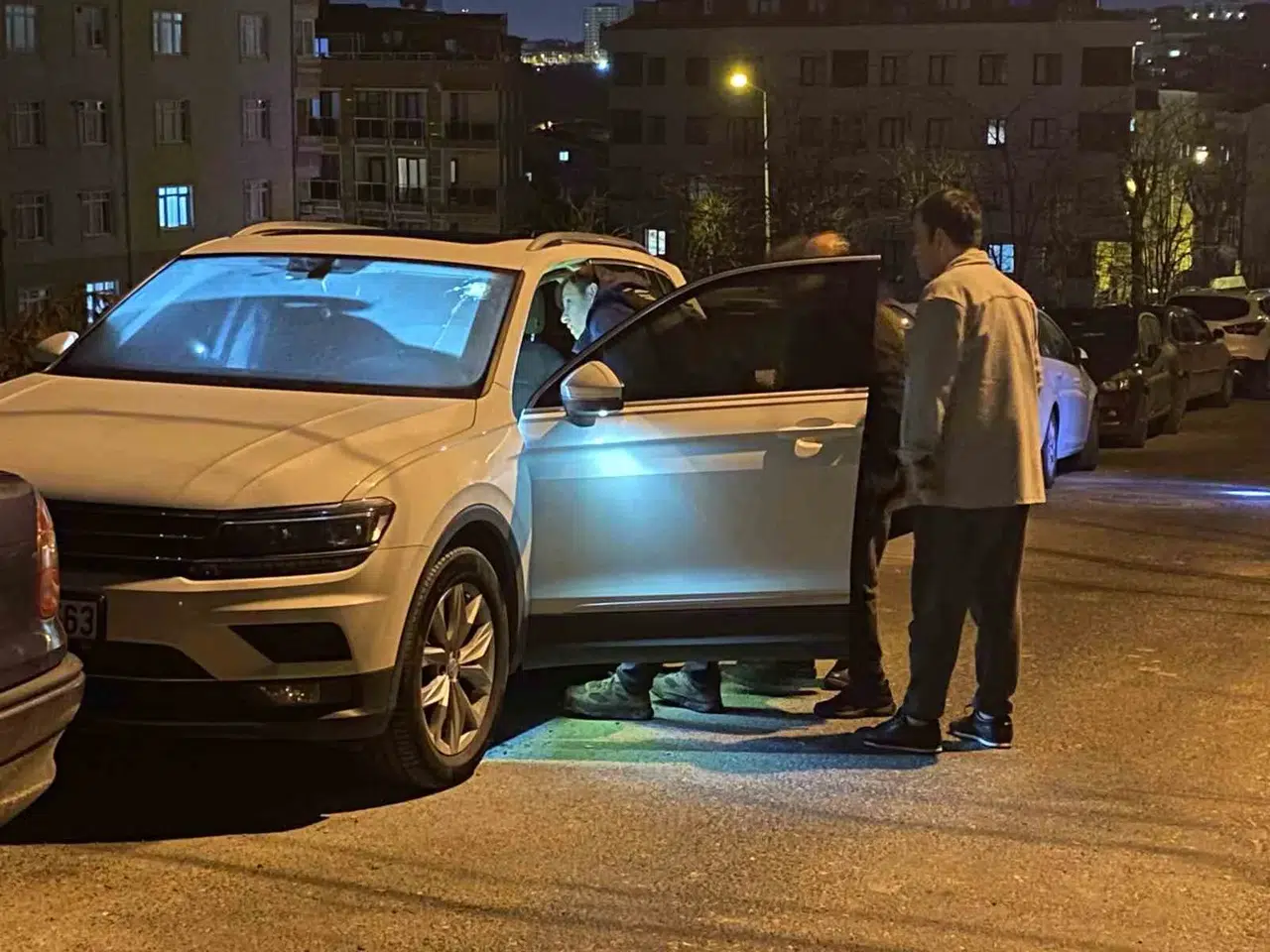 Küçükçekmece’de Motosikletli Gence Silahlı Hücum: 1 Ağır Yaralı