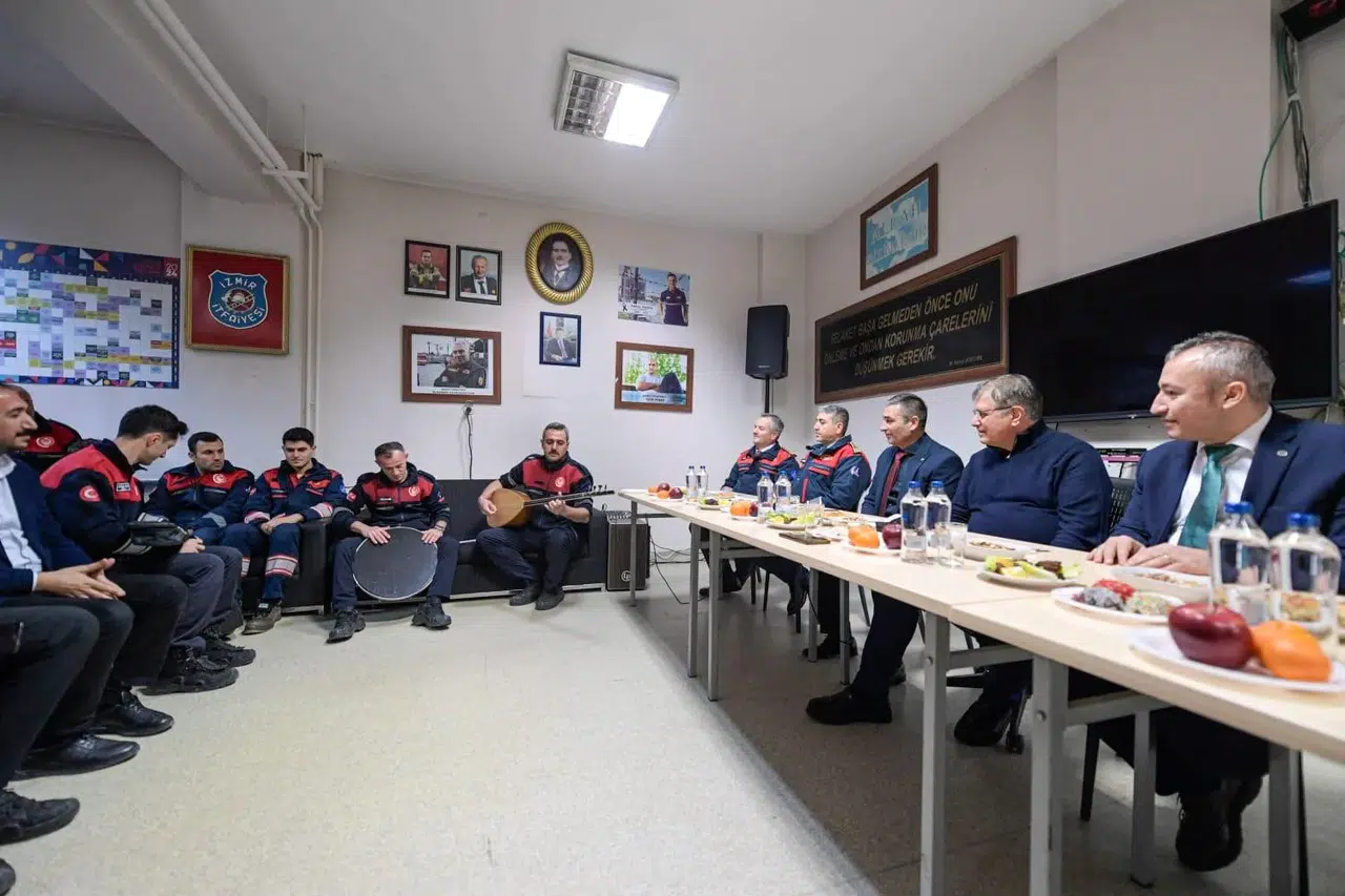 Lider Tugay 2025’i Nöbetteki İtfaiyecilerle Karşıladı