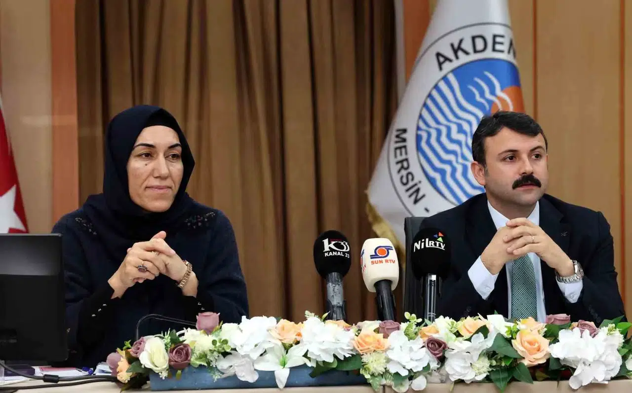 Mersin’de Dem Partili Akdeniz Belediye Başkanı ve 4 Meclis Üyesi Tutuklandı