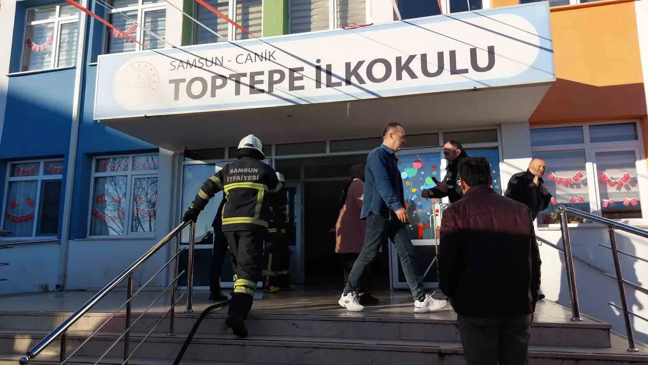 Okulda Yangın Paniği