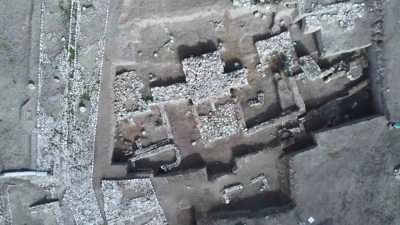 Oluz Höyük’te Keşfedilen Tarihi Tapınakların İnşasında Kullanılan Gizemli Taşlar Araştırılıyor