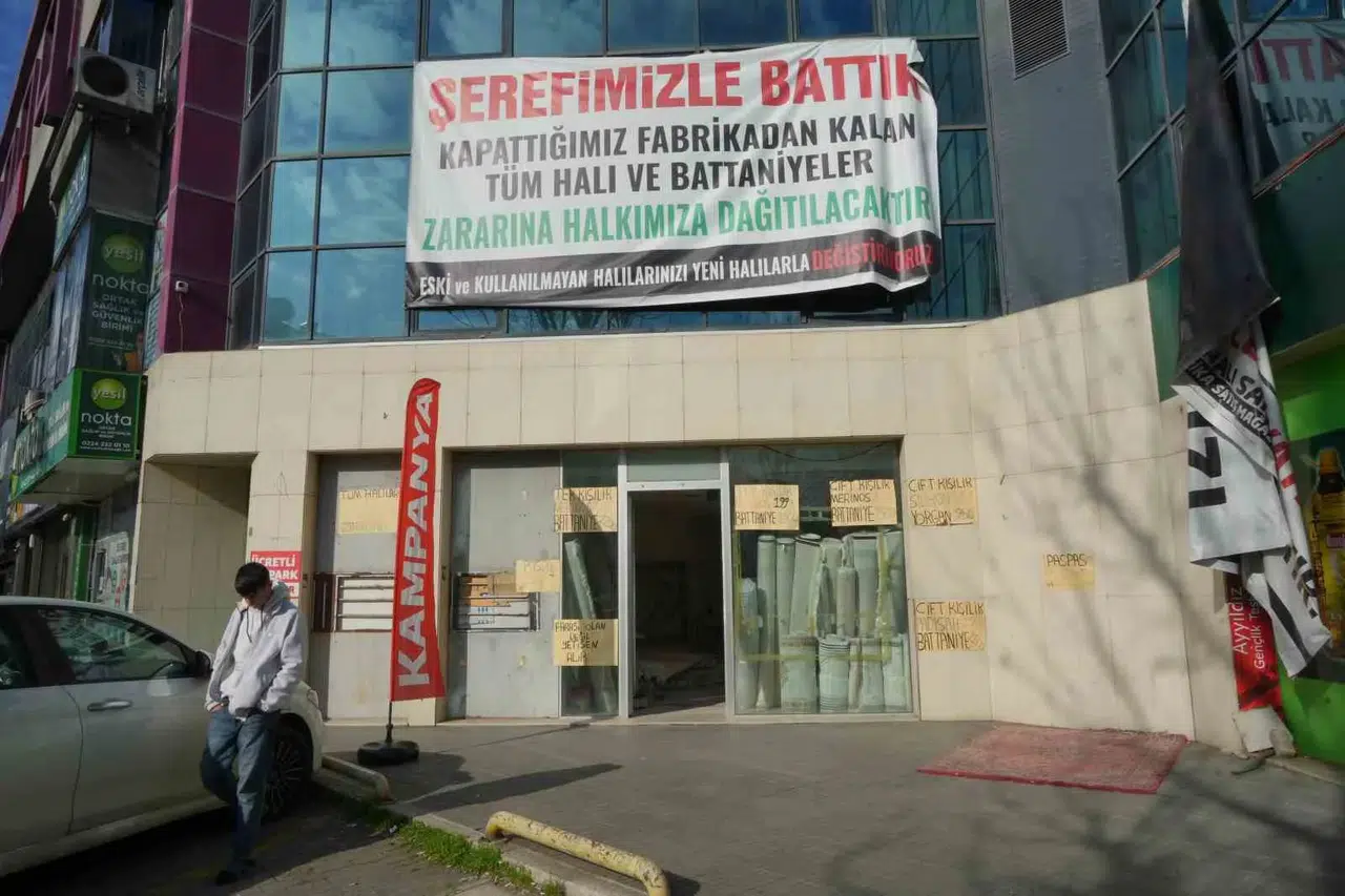 Onurla Batan Fabrikanın Malları