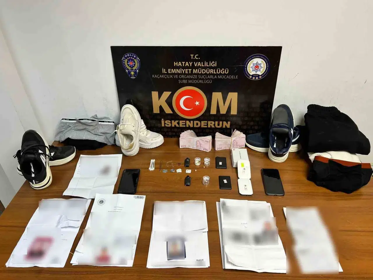 Özel Bölmeli İç Çamaşırıyla Ehliyet İmtihanında Kopya Çeken Şahıs Yakayı Ele Verdi