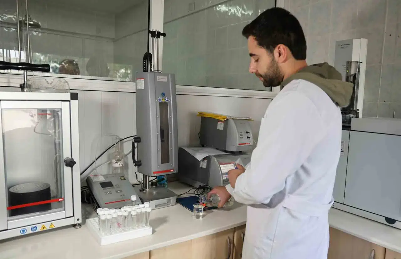 Pet Şişelerde Satılan Uydurma İçki Tehlike Saçıyor