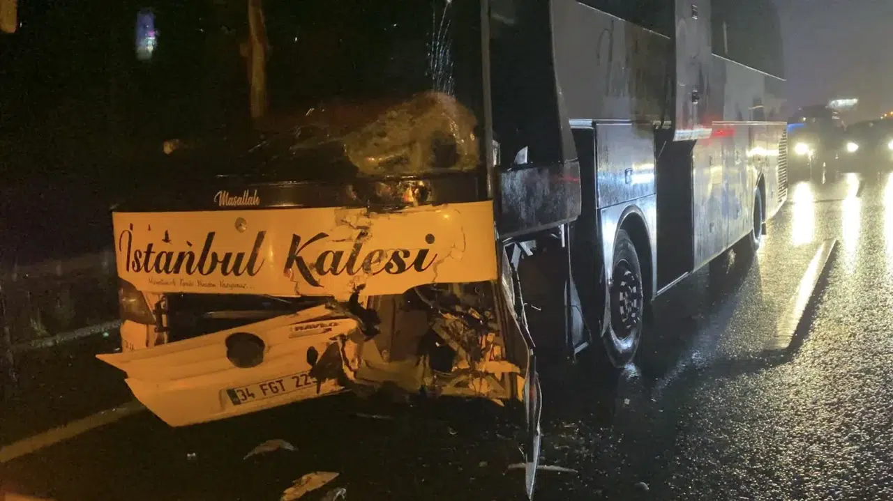 Sarıyer’de Kuzey Marmara Otoyolu’nda Feci Vefat: Yola Reflektör Koyarken Otobüs Çarptı