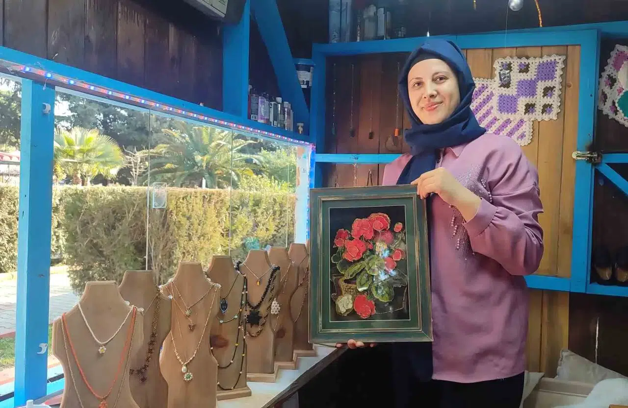 Sarsıntıdan Sonra Kursa Gitti, Kendi İşini Kurdu
