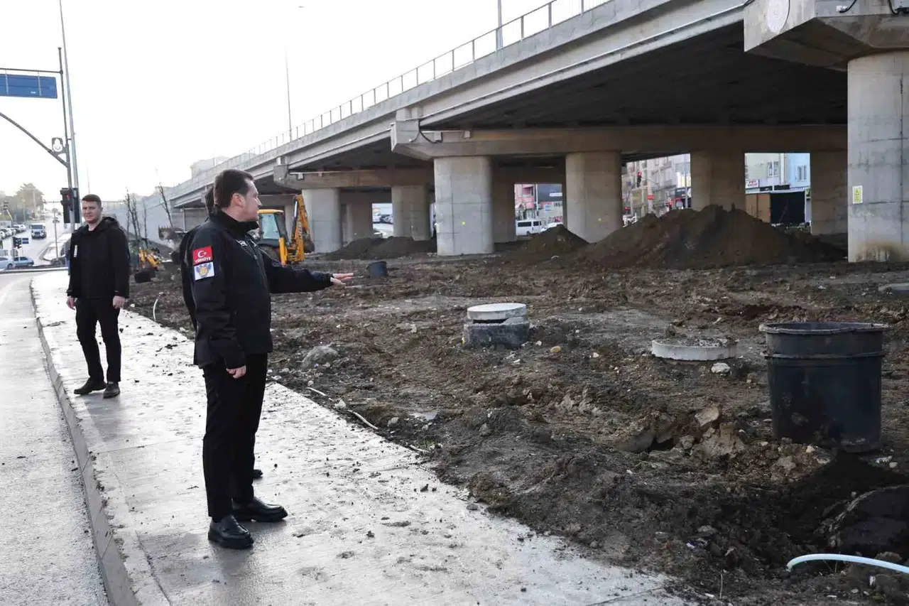 Silivri’de E-5 Kenarında Peyzaj Yenileniyor