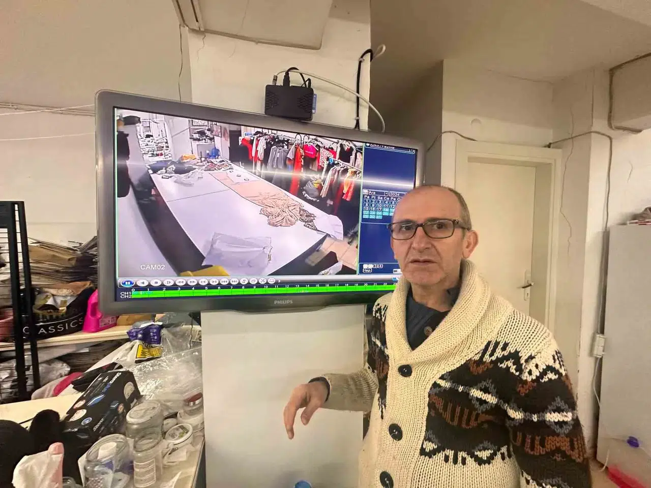 Şişli’de Sinemaları Aratmayan Hırsızlık Kamerada: Terzideki Para Dolu Zarfları Teker Teker Çaldı