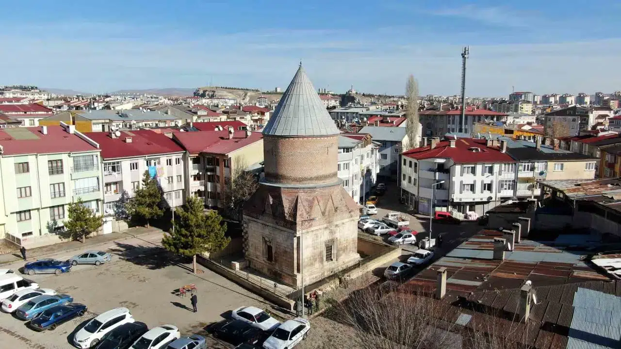 Sivas’ın Eşsiz Tarihi Mimari Yapıları 2025’te Restore Edilecek