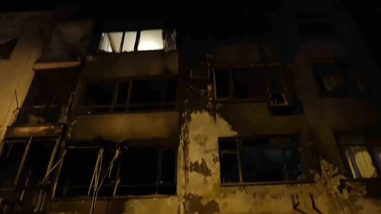 Spotçuda Başlayan Yangın Apartmanı Sardı: 1 Meyyit, 2 Yaralı