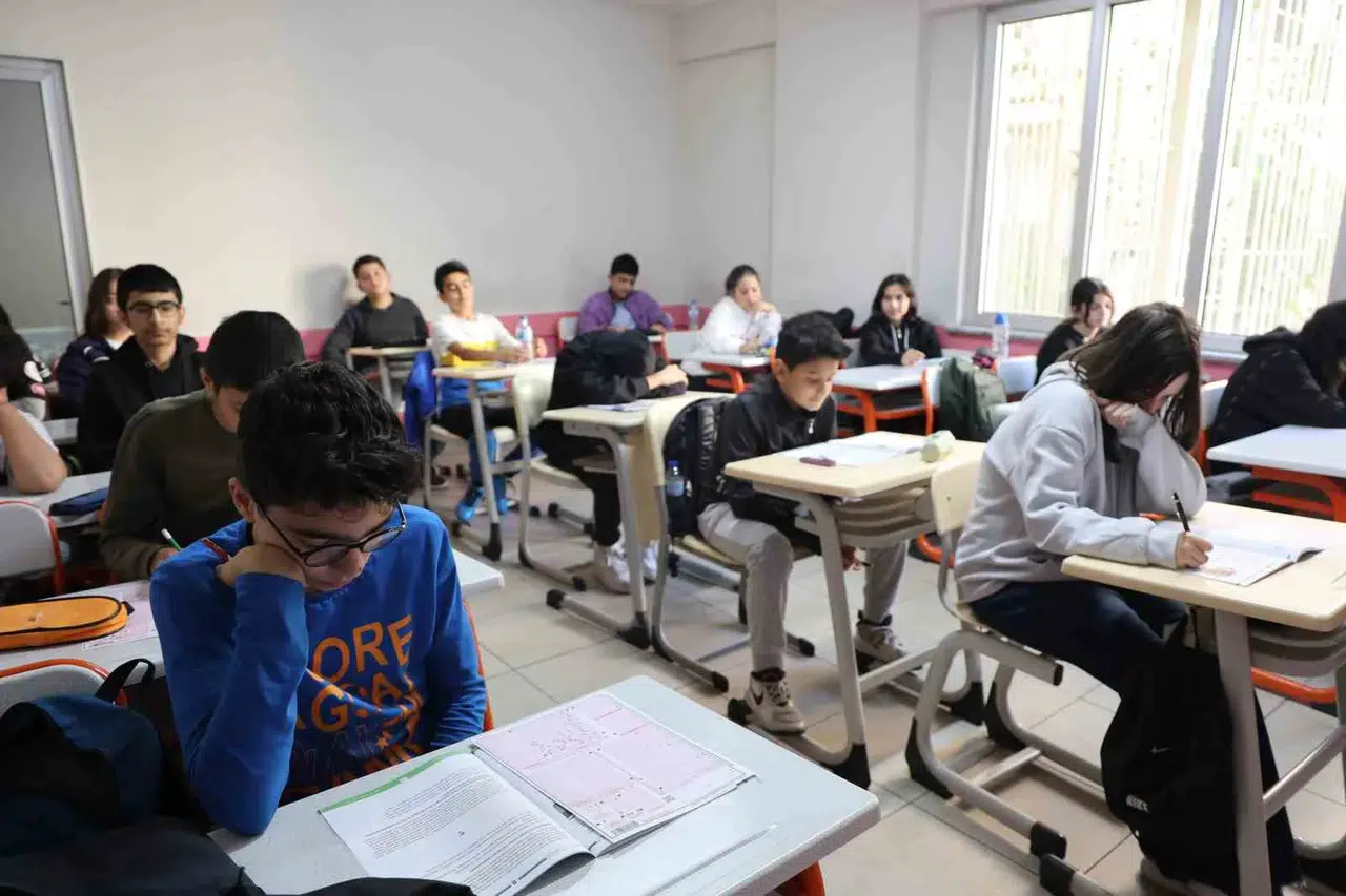 Tatil Başladı, Öğrencilere ‘Dijital Dünya’ Tuzağı Uyarısı