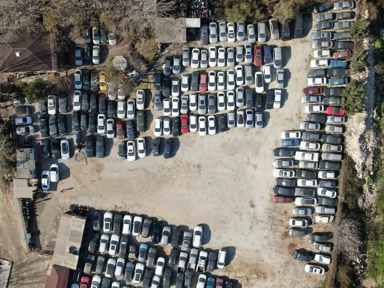 Ulusal Servet Otoparklarda Çürümeye Terk Edildi, Ortalarında 21 Yıldır Bekleyen Var