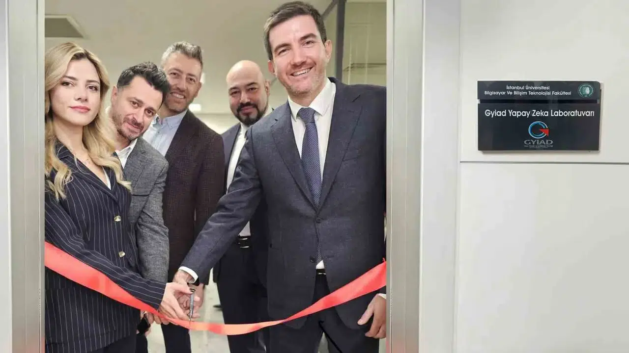 Üniversite ve STK İş Birliği ile Yapay Zekâ Laboratuvarı Açıldı