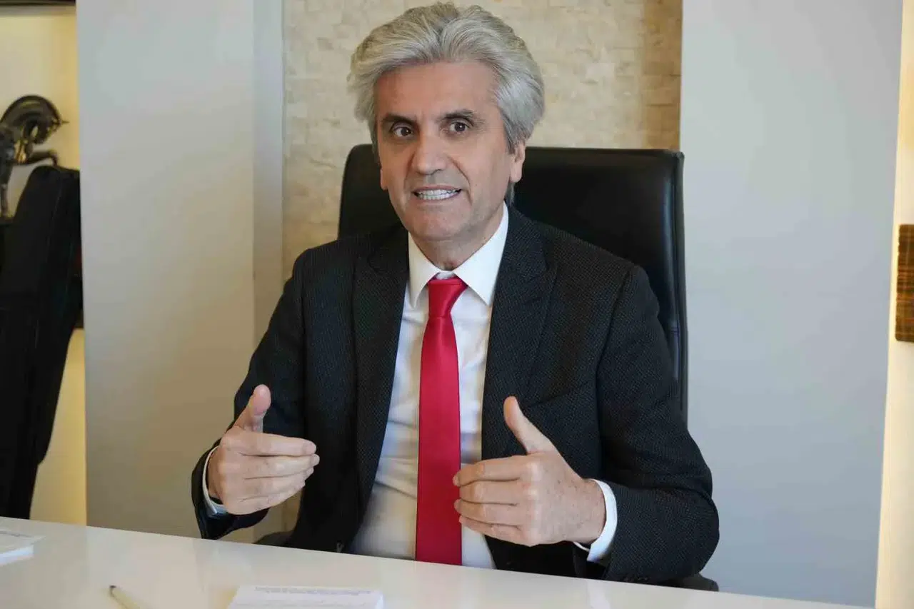 Ünlü Estetikçiden İkaz: "Çocuklarda Estetik Ameliyat, 18 Yaştan Sonra Yapılmalı"