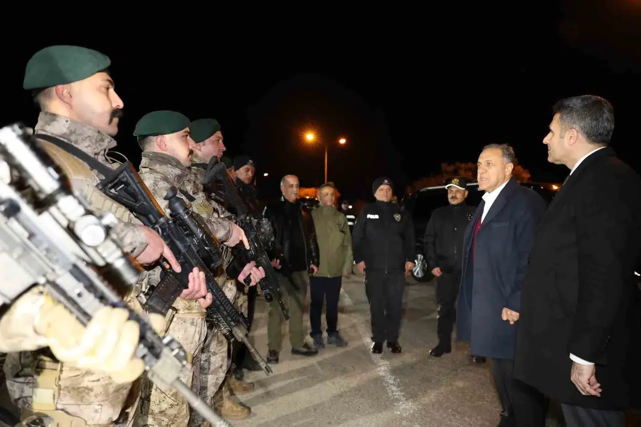 Vali Usta, Yılın Son ve Birinci Bebeklerine Altın Taktı
