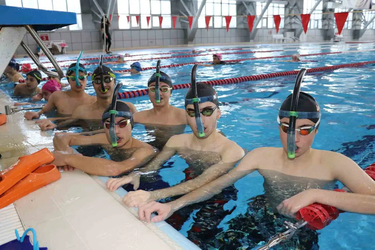 Van Gençlik ve Spor Vilayet Müdürlüğünden Öğrencilere Karne İkramı