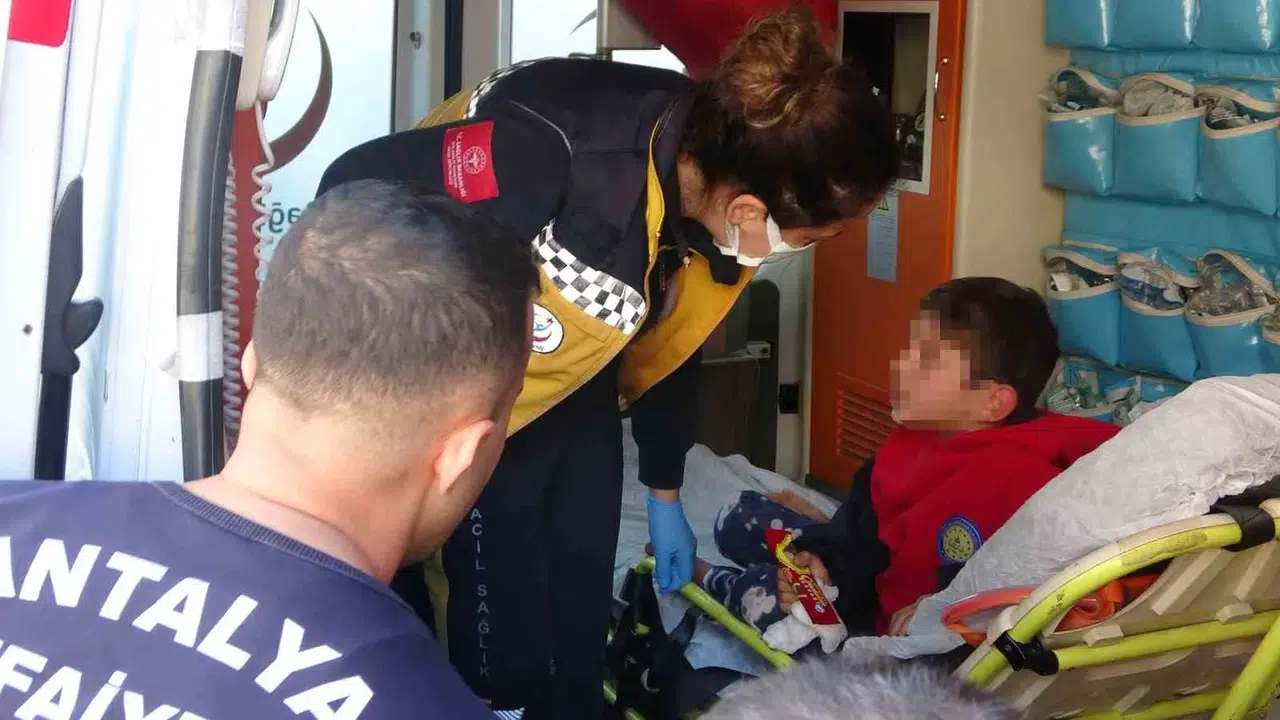 Yangından Kurtarılıp Ambulansa Alındı, Hastaneye Gideceğini Öğrenince "Annemin Parası Yok Ama" Dedi
