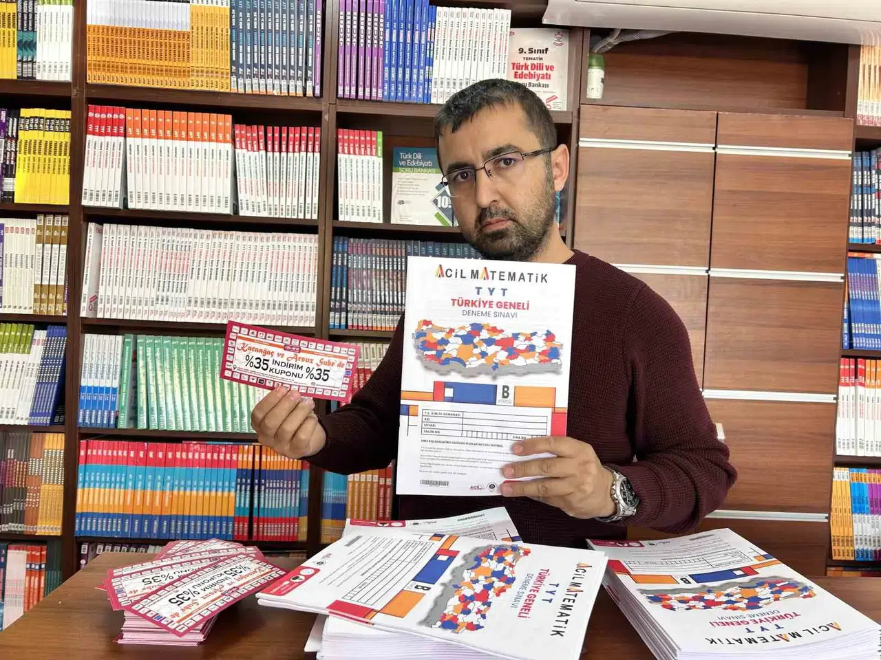 Zelzele Bölgesindeki Öğrencilere Fiyatsız 7 Bin 500 Adet Deneme Sınavı Dağıtıldı