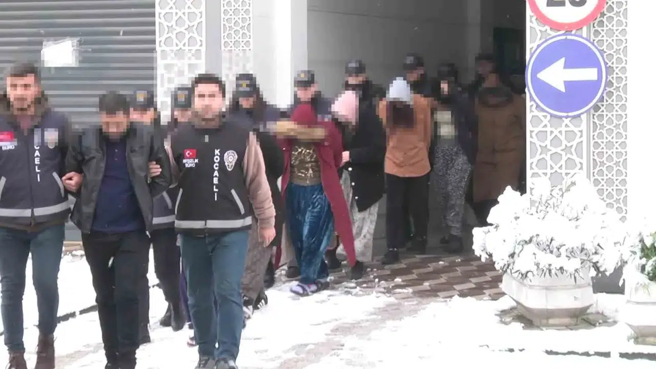 12 Milyon 385 Bin Liralık Ziynet Eşyası ve Parayı Çalan 20 Kuşkulu Yakalandı