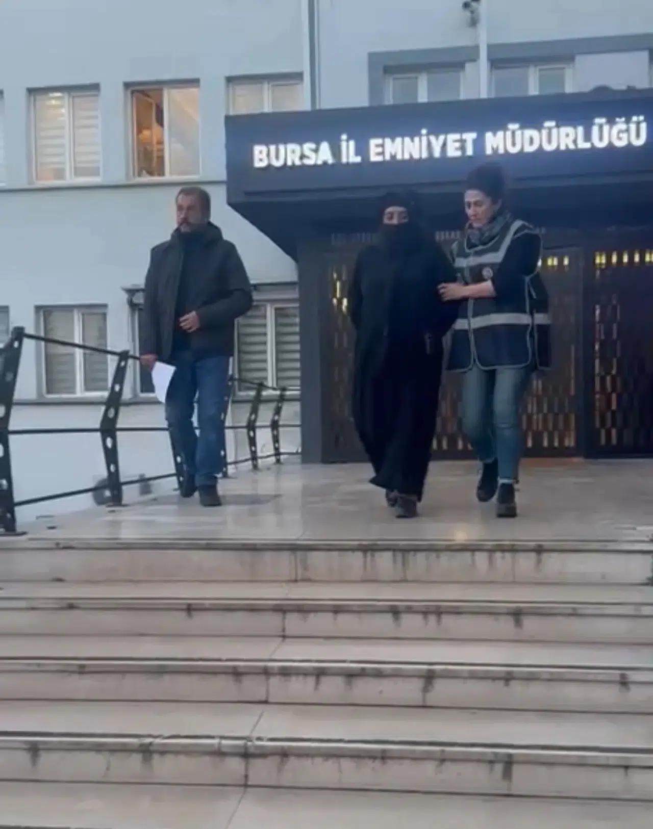12 Yıl Mahpus Cezasıyla Aranan Firari Hükümlü Bayan Yakalandı