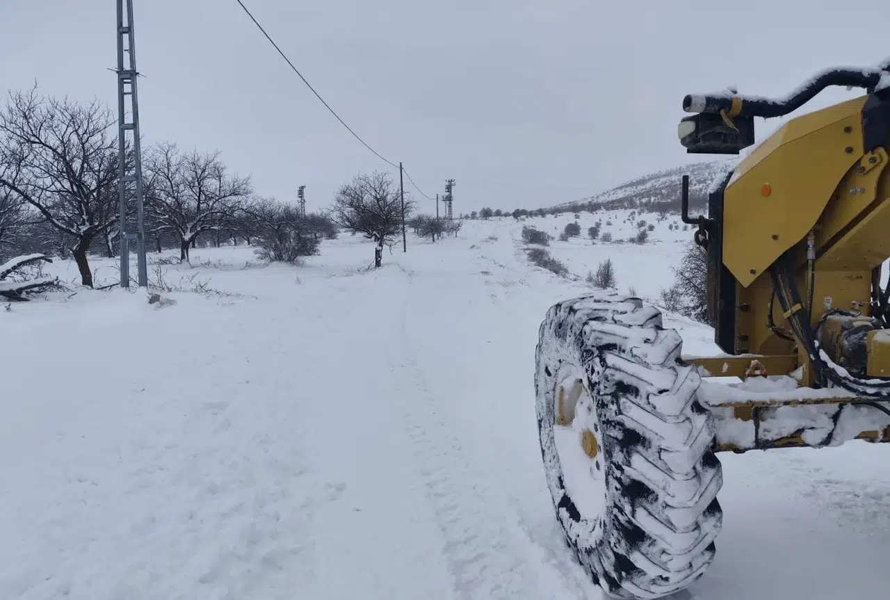 150 Köy Yolu Ulaşıma Kapandı
