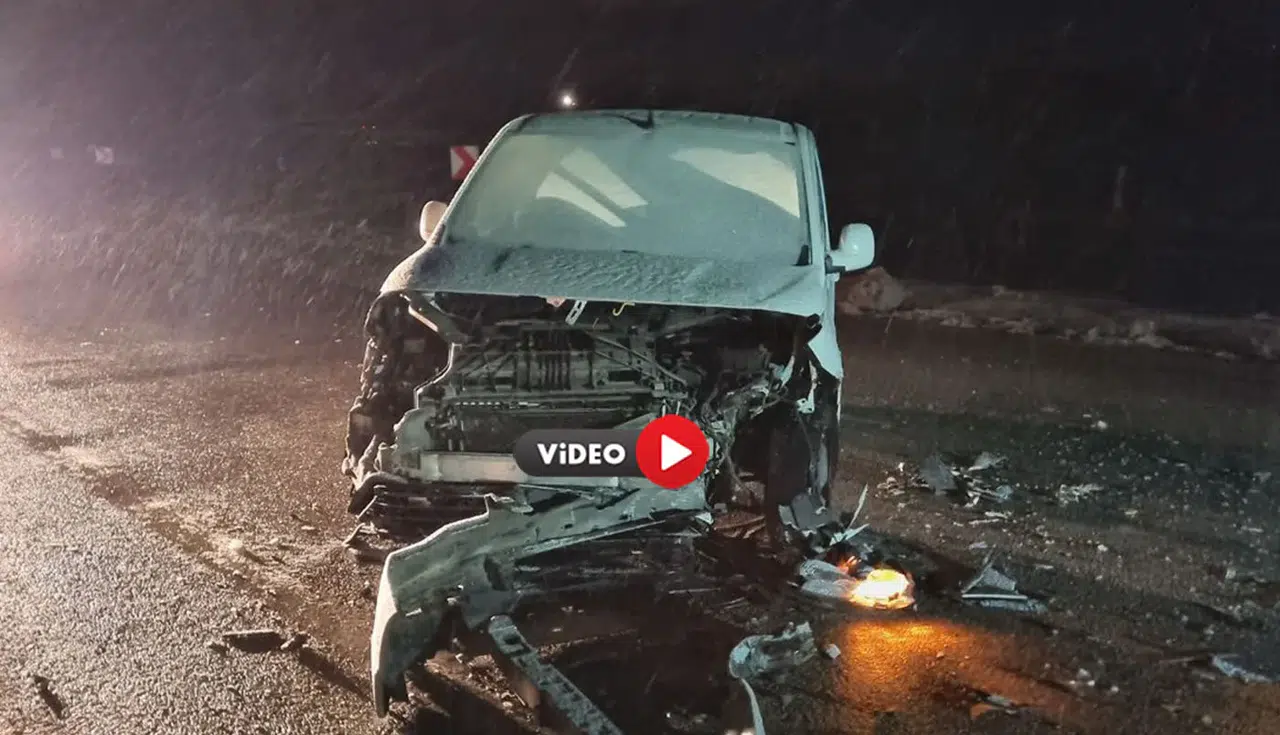 2 Araç Çarpıştı, 6 Kişi Yaralandı
