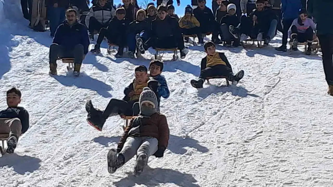 200 Yıllık Tahta Kızak Şenliği Nefes Kesti