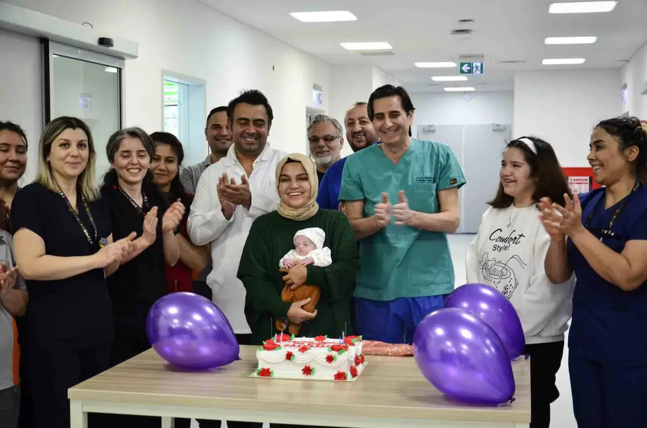 380 Gramlık Hira Su Bebek 5 Aylık Gayretin Sonunda Hayata Tutundu