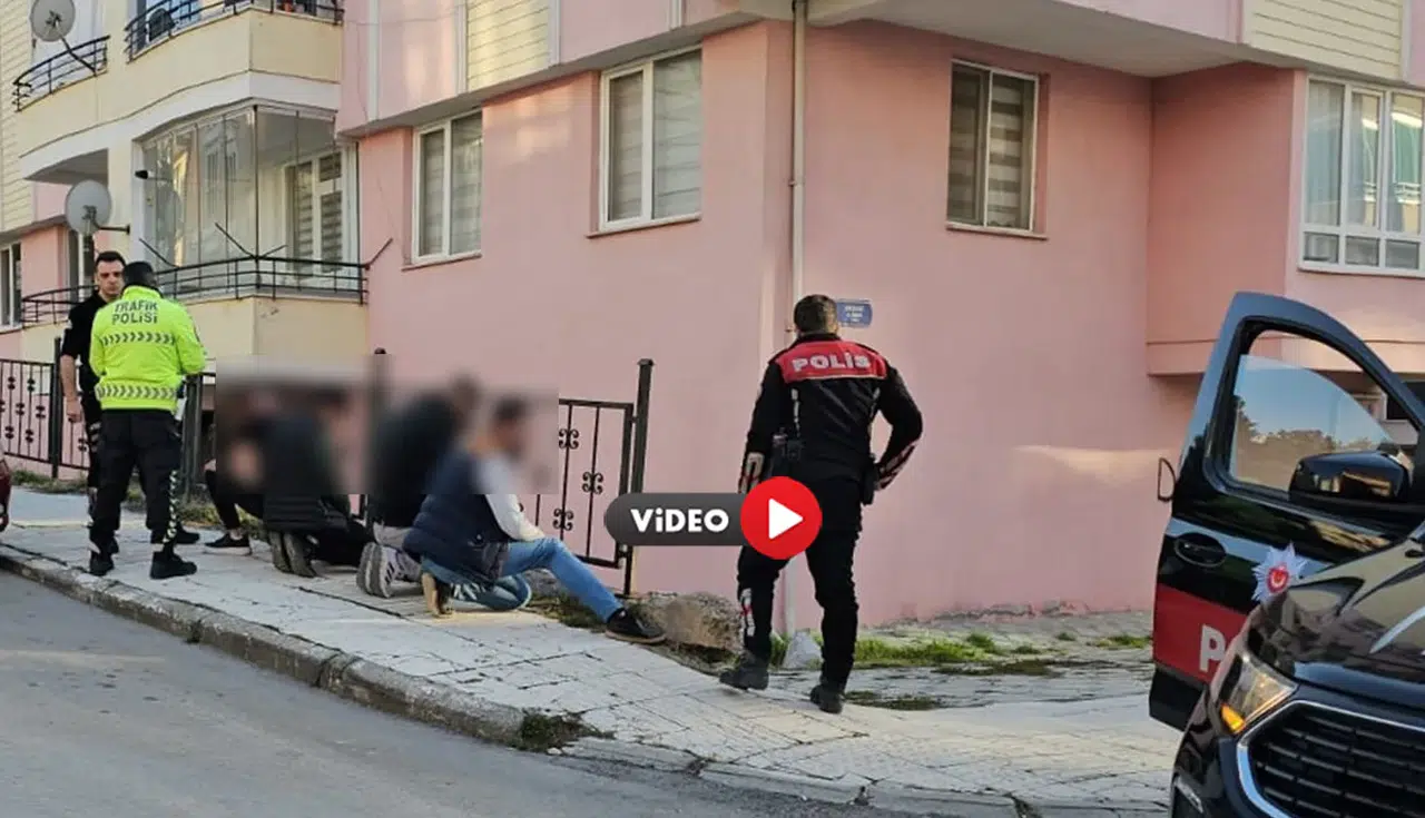 4 Genç 1 Araba, Polisten Kaçamadılar