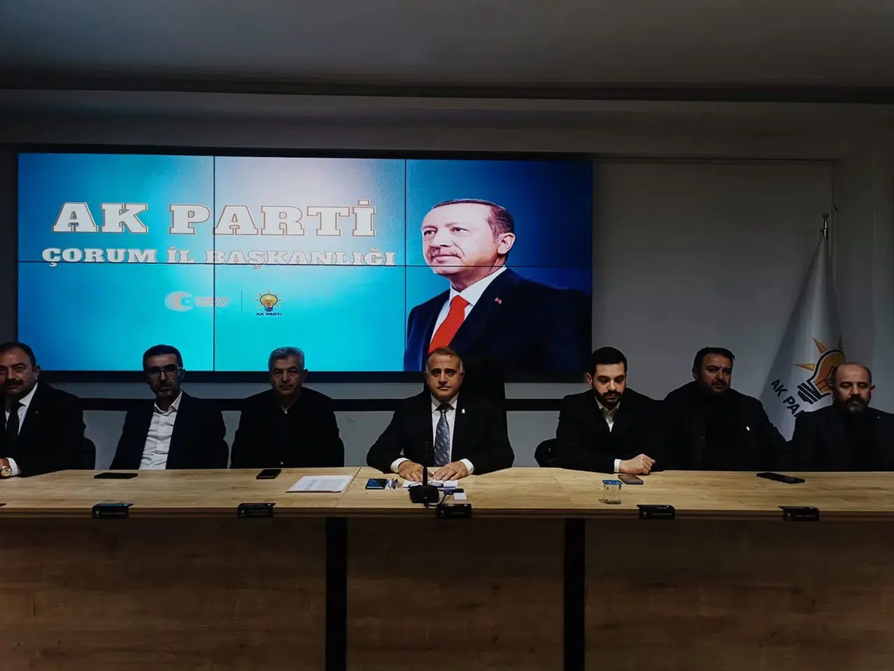 AK Parti’de Yeni Yönetimin İlk Toplantısı