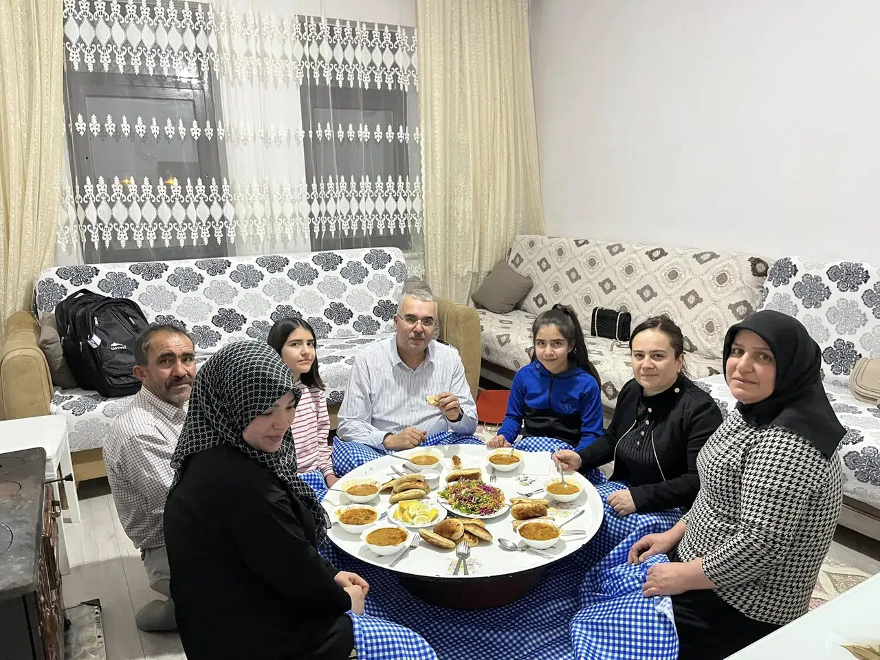 Ahlatcı’dan Şenel Ailesine Ziyaret