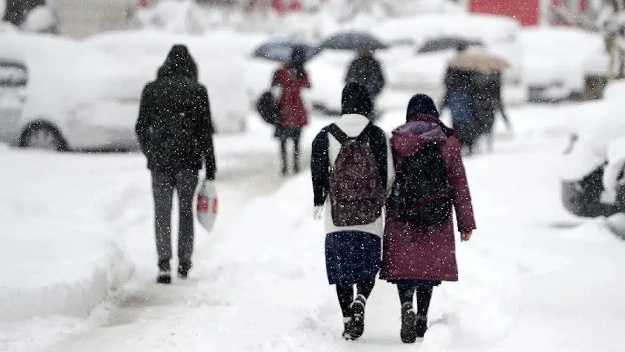 Alaca’da Okullar Tatil Edildi