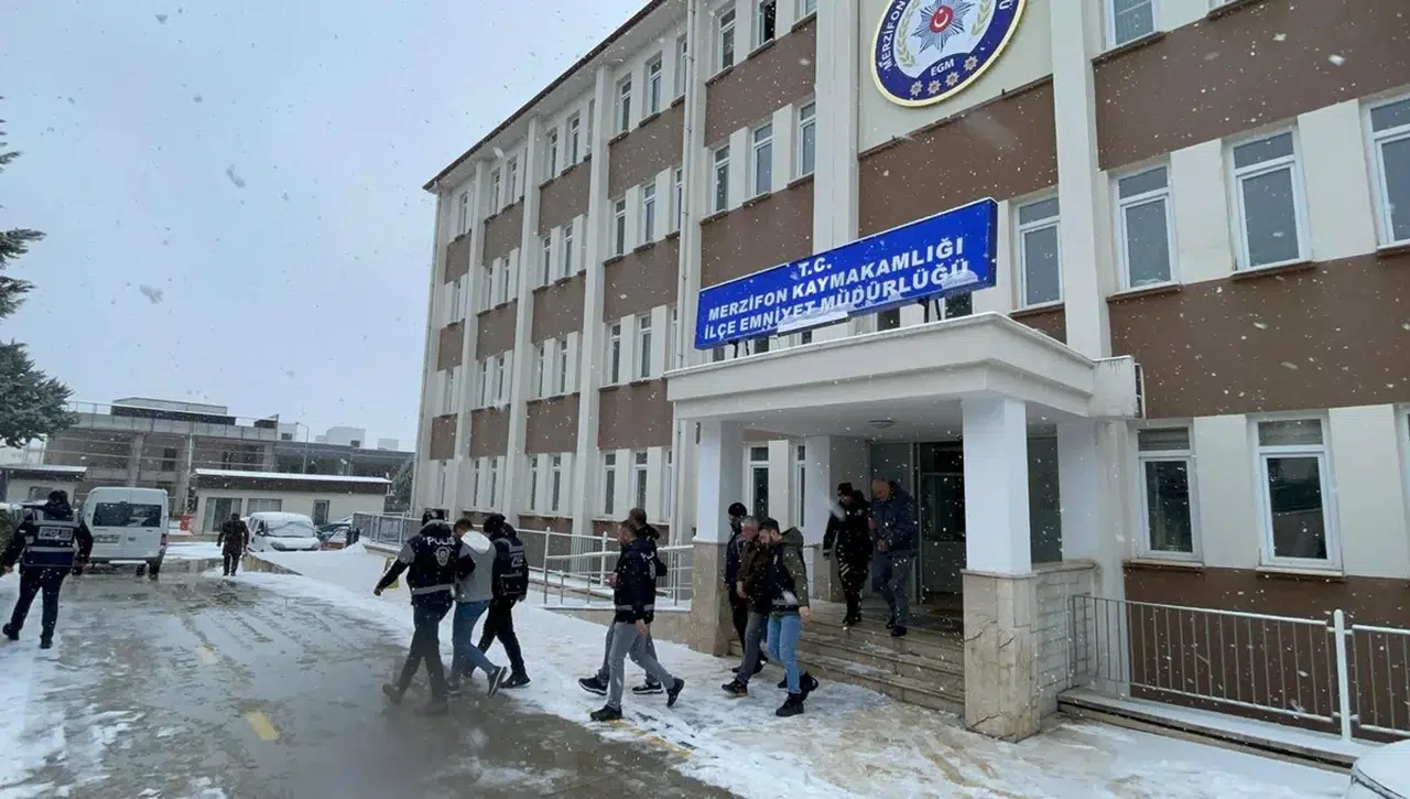 Amasya’dan Çaldılar, Çorum’da Yakalandılar