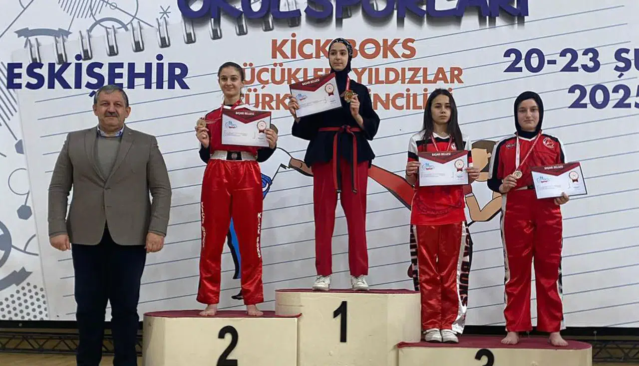 Çorumlu Genç Kick Boksçulardan Eskişehir'de Madalya Yağmuru