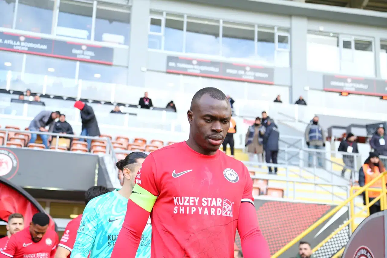 Kaptan Zargo Toure Oldu