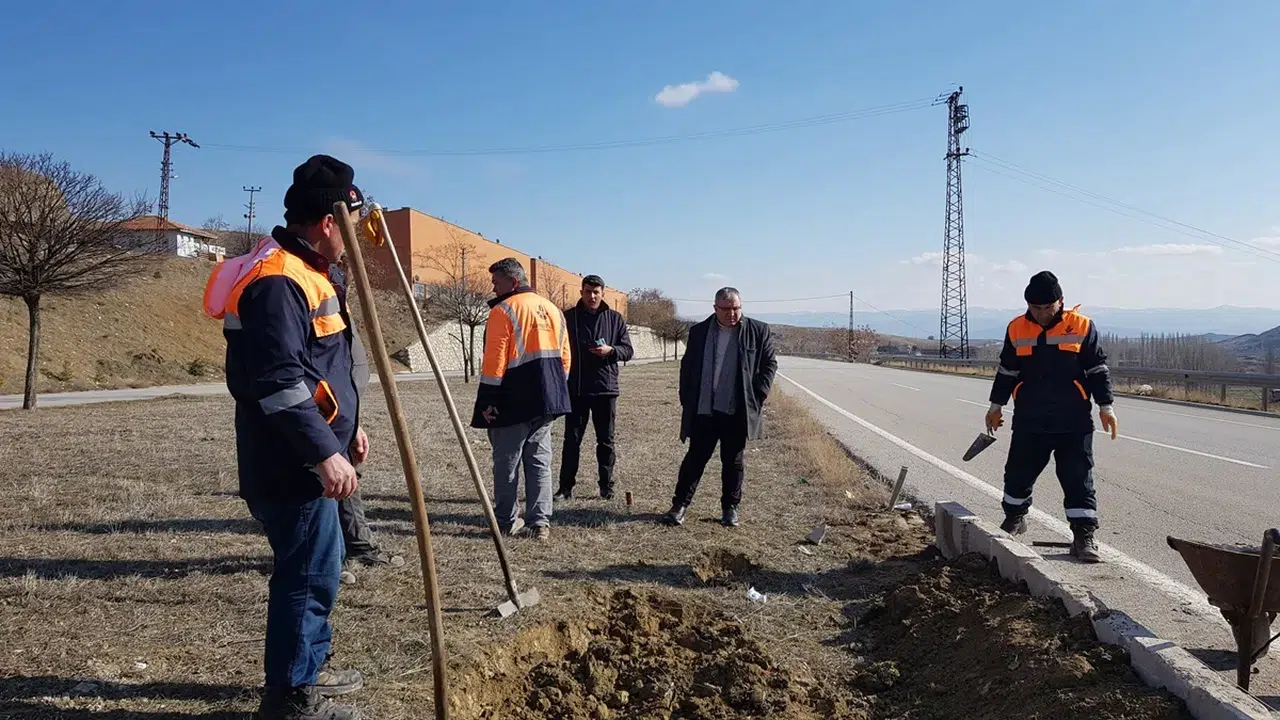 Kavşaktaki Işıklar Güneş Enerjisiyle Çalışacak