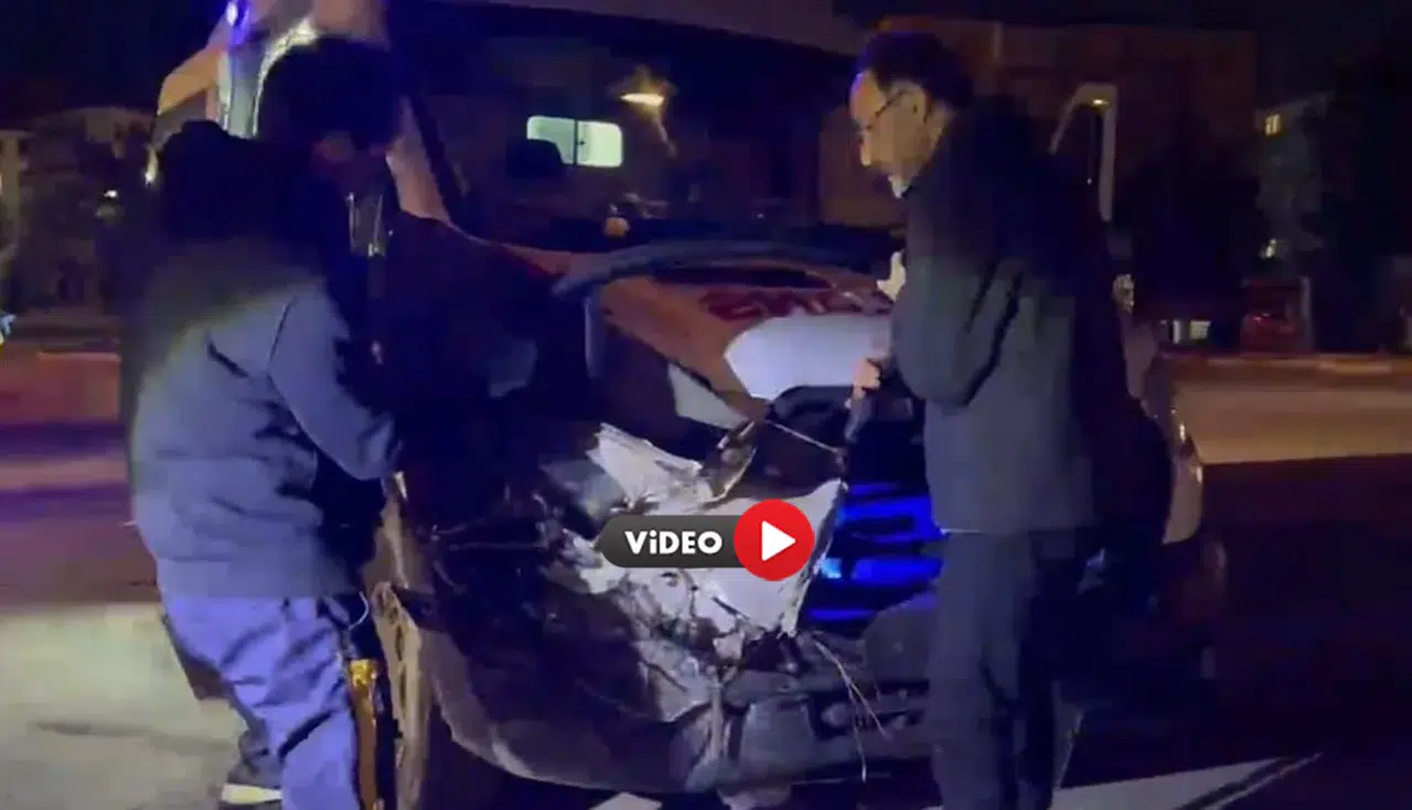 Ulukavak’ta Ambulansla Otomobil Çarpıştı: 2 Yaralı