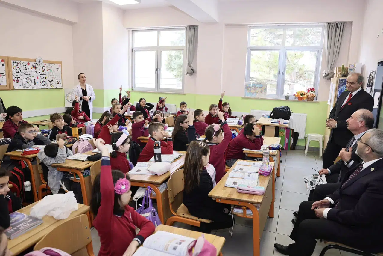 Vali Ali Çalgan, Miniklerle Buluştu