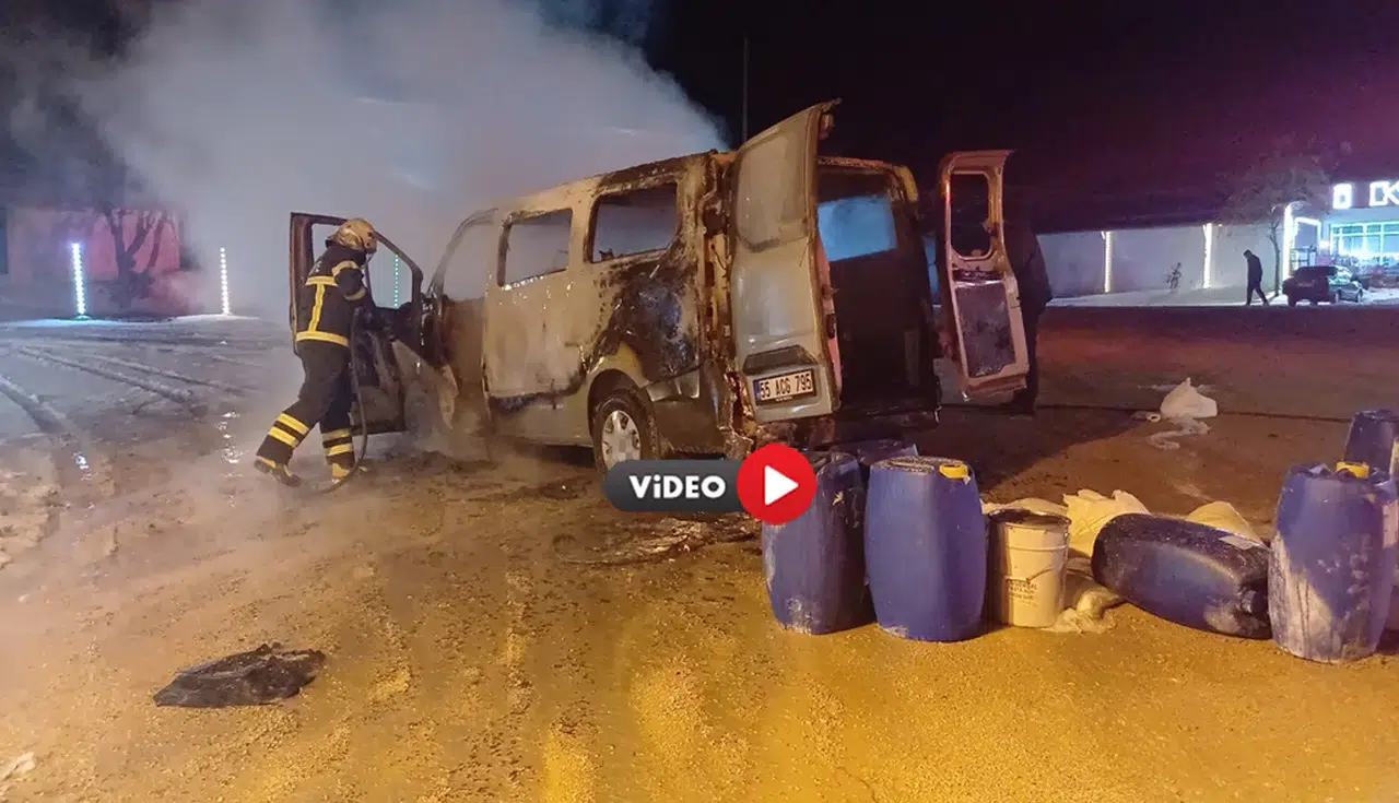 Yolda Aniden Alev Alıp Küle Döndü