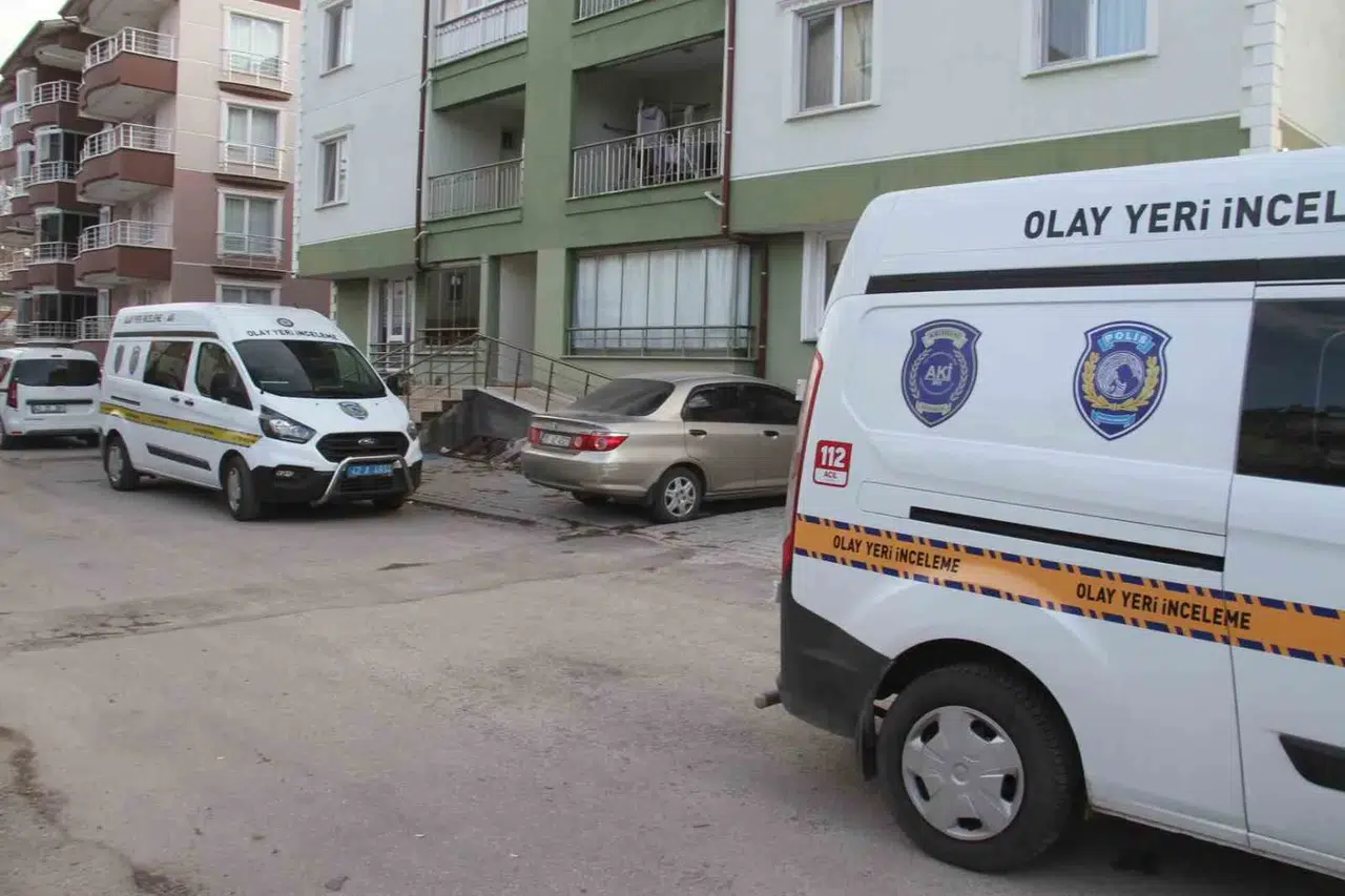 Banyoda Meyyit Bulunan Garsonun Cinayet Kurbanı Olduğu Ortaya Çıktı