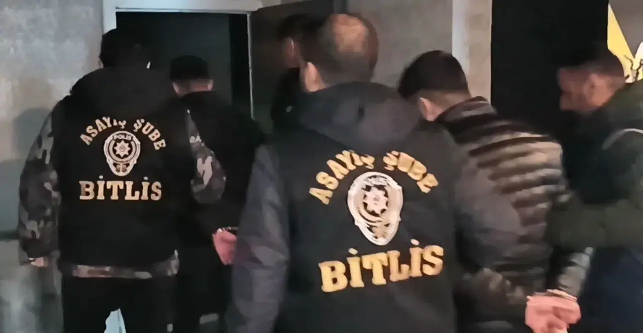 Bayanları Yüksek Maaş Vaadiyle Kandırarak Fuhuşa Zorlayan Çete Çökertildi
