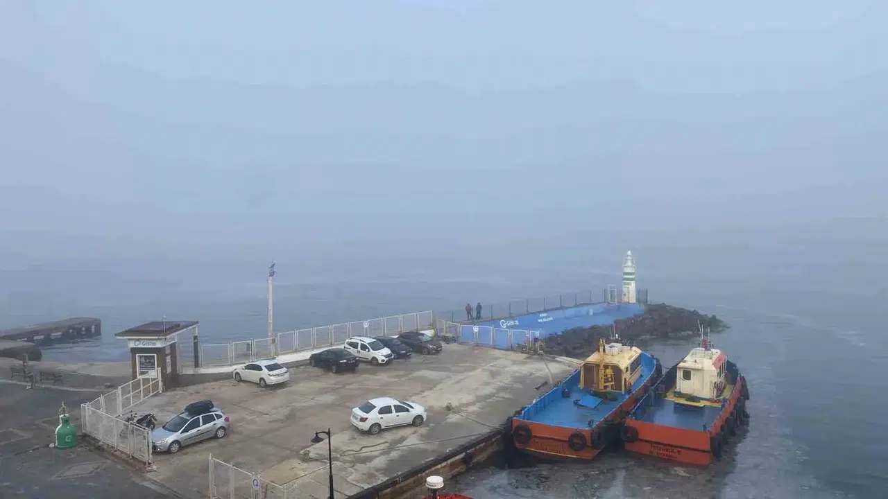 Çanakkale Boğazı Sis Nedeniyle Transit Gemi Geçişlerine Kapatıldı